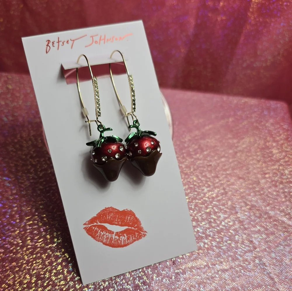SOLD Betsey Johnson Love Spell Chocolate Dipped Strawberry Dangle Earrings! - Picture 7 of 10